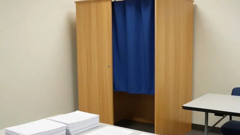 Illustration for: 200 residents use mock booth to rehearse Tuesday vote